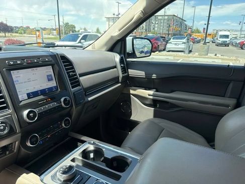 Used 2020 Ford Expedition XLT w/ Equipment Group 202A AWD/4WD image 24