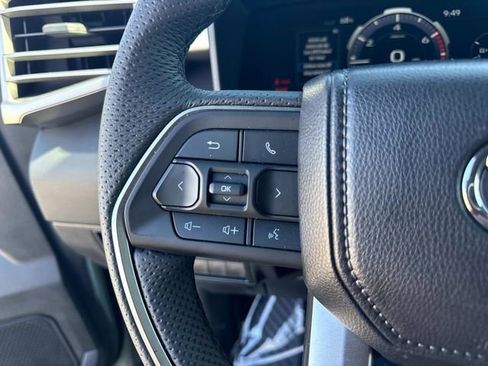 Used 2025 Toyota Tundra Limited image 30