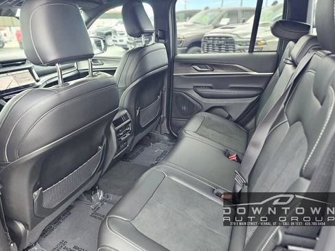 New 2026 Jeep Grand Cherokee Altitude AWD/4WD image 22