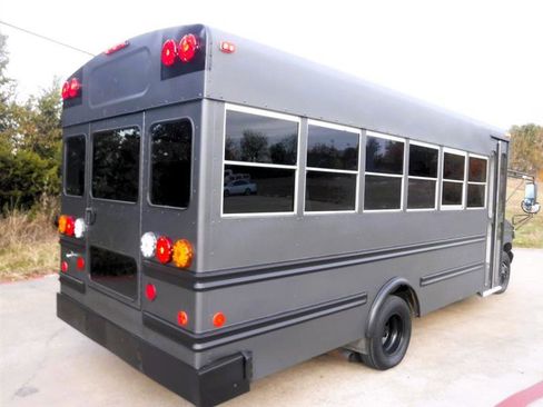 Used 2003 Ford E-450 and Econoline 450 Super Duty image 13