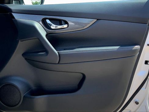 Used 2015 Nissan Rogue SL AWD/4WD image 23