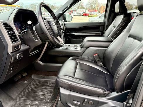 Used 2021 Ford Expedition XLT image 13
