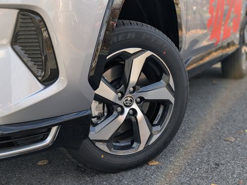 New 2025 Toyota RAV4 SE image 8