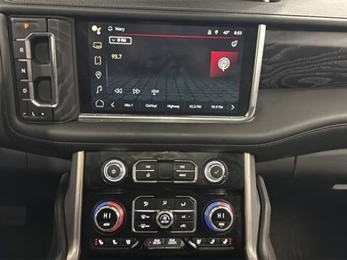 Used 2024 GMC Yukon Denali image 13
