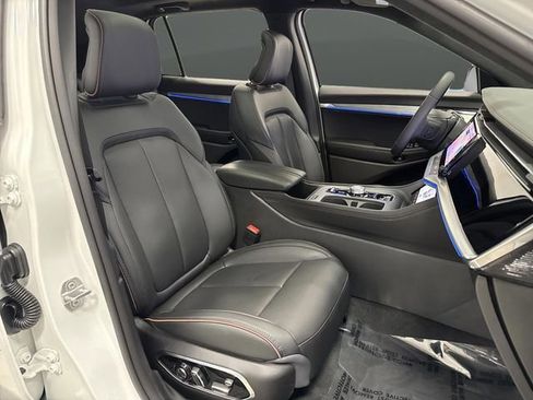 Used 2024 Jeep Wagoneer Launch Edition image 32