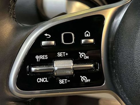 Certified 2022 Mercedes-Benz GLB 250 4MATIC image 21