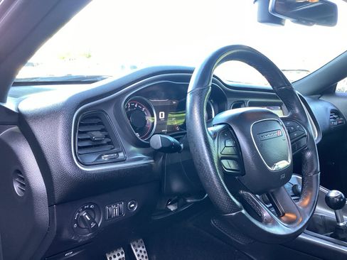 Used 2022 Dodge Challenger R/T Scat Pack RWD image 10
