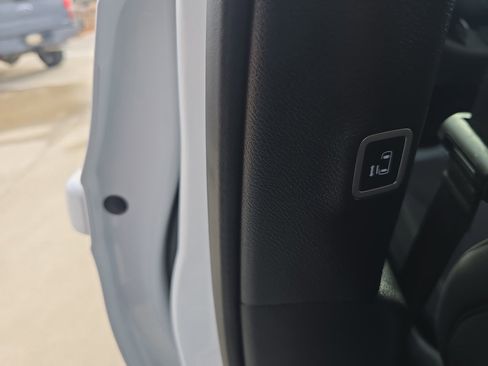 Used 2023 Chrysler Pacifica Touring w/ S Appearance Package image 16