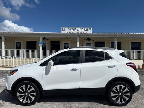 Used 2021 Buick Encore Preferred image 2