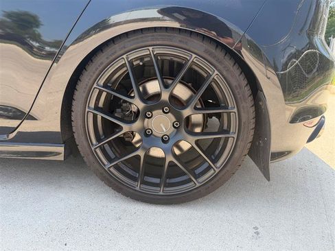 Used 2017 Volkswagen Golf 4-Door AWD/4WD image 12