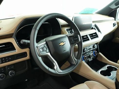 Used 2024 Chevrolet Suburban Premier image 14