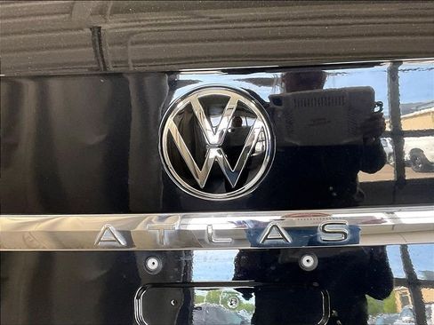 Used 2023 Volkswagen Atlas Cross Sport SE AWD/4WD image 28