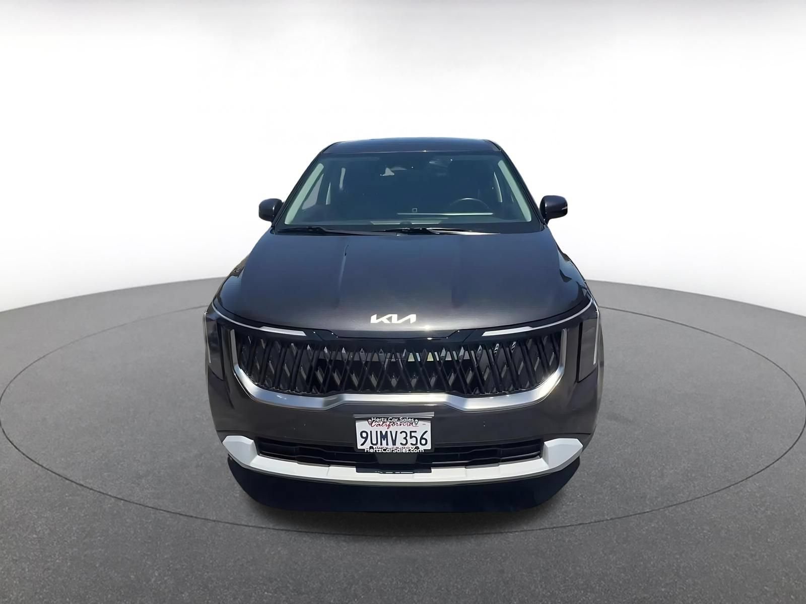 Used 2026 Kia Carnival FWD image 4