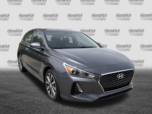 Used 2019 Hyundai Elantra GT FWD image 2