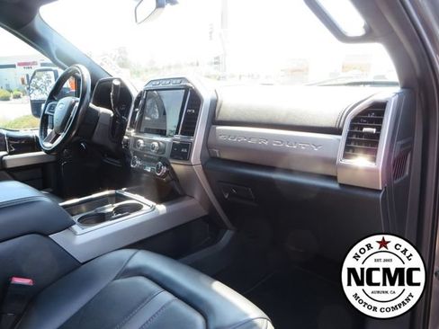 Used 2022 Ford F350 Platinum w/ FX4 Off-Road Package AWD/4WD image 65