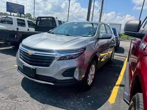 Used 2023 Chevrolet Equinox LT w/ LPO, Floor Liner Package AWD/4WD image 6
