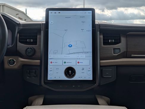 Certified 2024 Ford Expedition Limited image 25