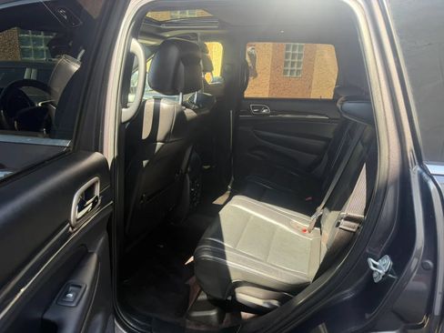 Used 2017 Jeep Grand Cherokee Overland AWD/4WD image 25