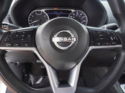 Certified 2025 Nissan Sentra SV FWD image 17