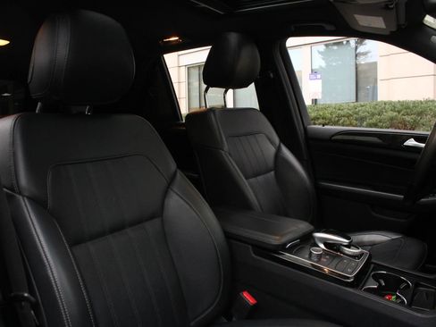 Used 2019 Mercedes-Benz GLE 400 4MATIC w/ Premium 1 Package image 30