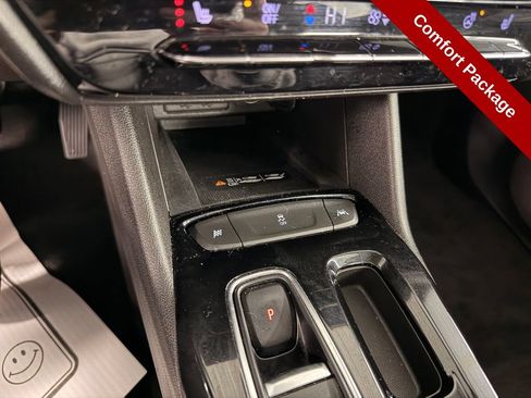 Used 2022 Chevrolet Bolt EUV LT w/ Comfort Package image 24