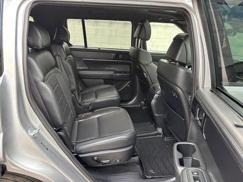 Used 2025 Hyundai Santa Fe Calligraphy AWD/4WD image 23