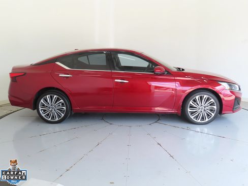 Used 2024 Nissan Altima 2.5 SL AWD/4WD image 2