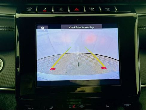 New 2025 Jeep Grand Cherokee L Laredo image 13