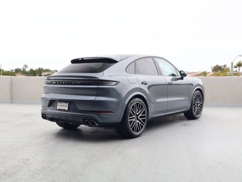 New 2026 Porsche Cayenne Coupe AWD/4WD image 9