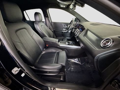 Used 2025 Mercedes-Benz GLA 250 image 29