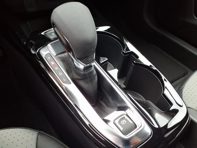 New 2026 Chevrolet Trax LT w/ Midnight Edition FWD image 16