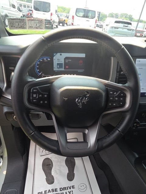 Used 2024 Ford Bronco Outer Banks AWD/4WD image 12