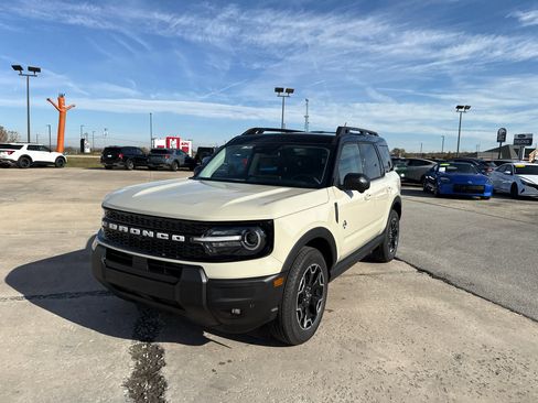 New 2025 Ford Bronco Sport Outer Banks w/ Outer Banks Tech Package+ image 11