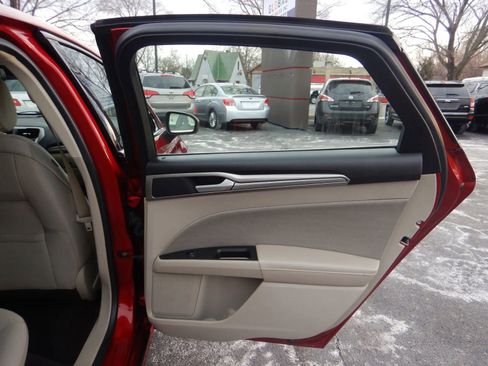 Used 2019 Ford Fusion SE image 20