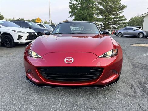 Used 2021 MAZDA MX-5 Miata Club RWD image 2