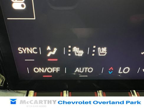 Used 2025 GMC Yukon AT4 w/ AT4 Premium Plus Package AWD/4WD image 24