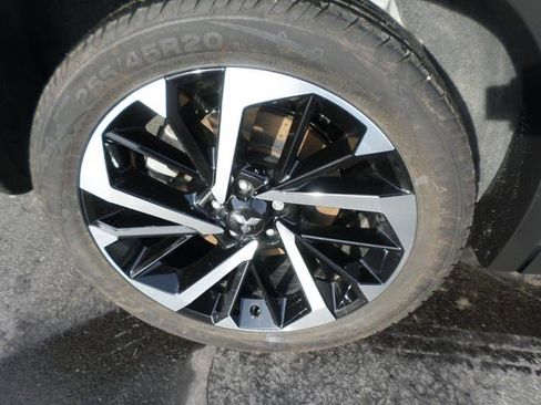 Used 2024 Mitsubishi Outlander SE image 40