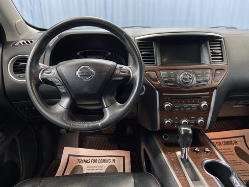 Used 2017 Nissan Pathfinder Platinum w/ Midnight Edition Package image 31