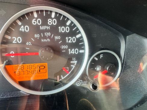Used 2011 Nissan Pathfinder Silver AWD/4WD image 28