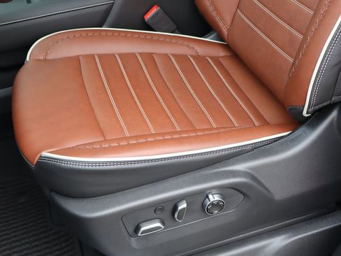 New 2025 GMC Sierra 3500 Denali Ultimate image 14