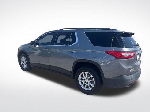 Used 2020 Chevrolet Traverse LT FWD image 3