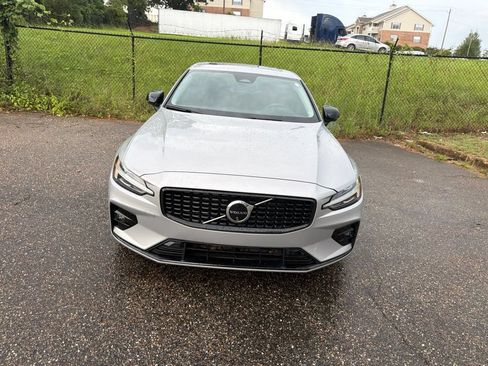 Used 2024 Volvo S60 B5 Plus AWD/4WD image 3