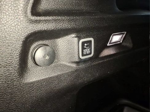 Used 2023 Jeep Grand Cherokee L Limited AWD/4WD image 15