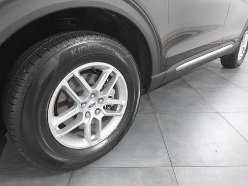 Used 2025 Ford Explorer Active image 31