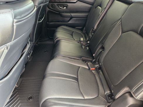 Used 2025 Honda Pilot Elite image 32