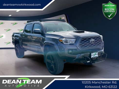 Used 2021 Toyota Tacoma TRD Sport AWD/4WD image 1