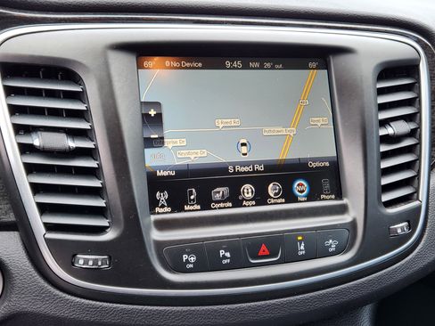 Used 2015 Chrysler 200 C w/ Navigation & Sound Group I image 21