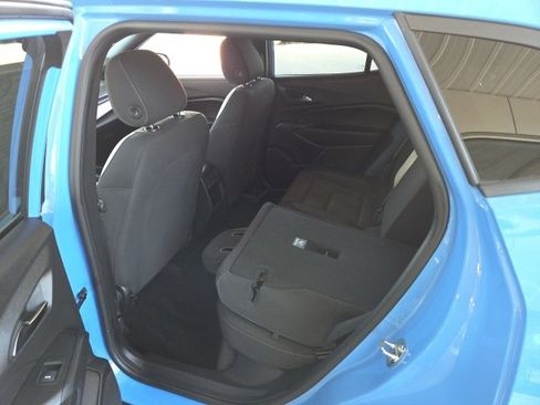 Used 2024 Chevrolet Trax RS w/ Sunroof Package image 39