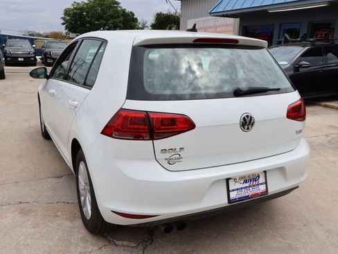 Used 2016 Volkswagen Golf 4-Door FWD image 5