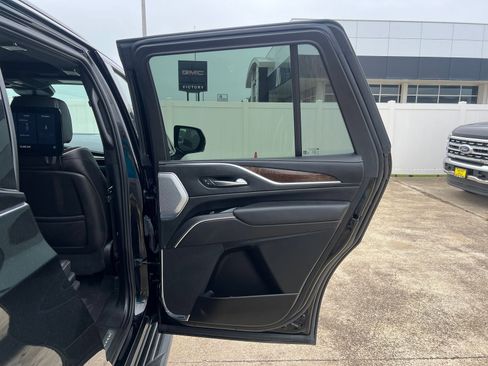 Used 2021 Cadillac Escalade Sport Platinum RWD image 12
